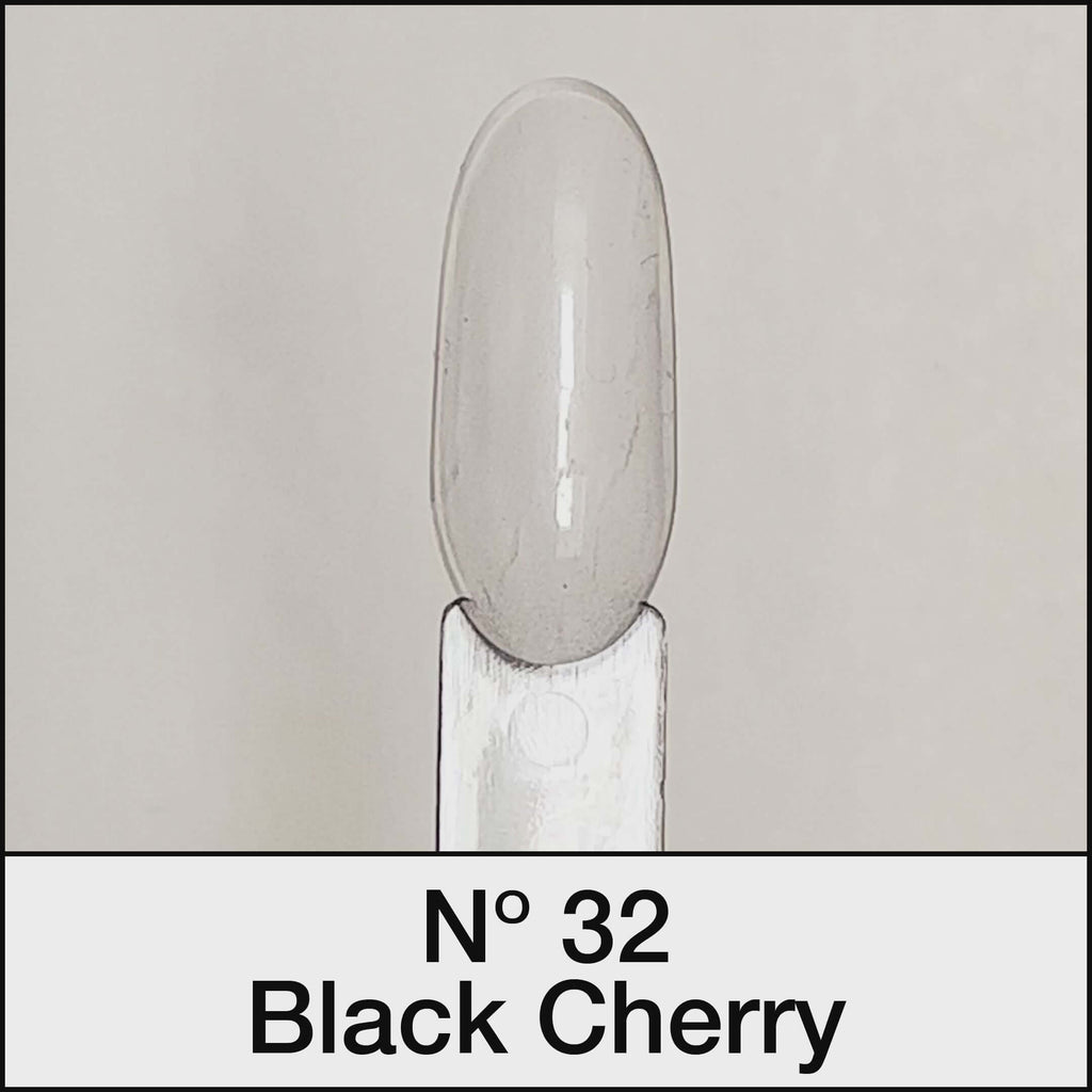 21 DAYS UV Nagellack N°32 Black Cherry, kräftiges Dunkelrot-Orange für bis zu 3 Wochen Haltbarkeit.