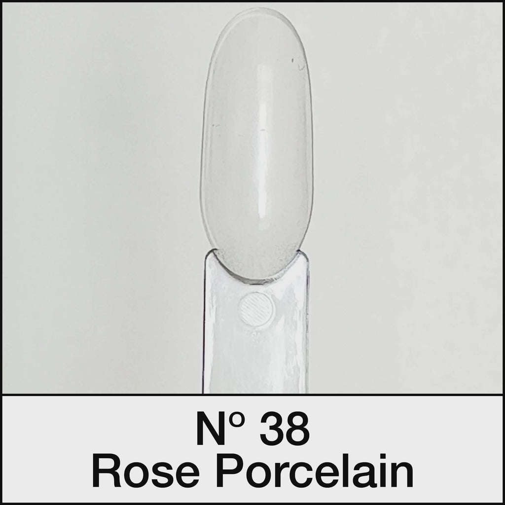 21 DAYS UV Nagellack No. 38 Rose Porcelain; perfekter Nude-Rosa Farbton für bis zu 3 Wochen Haltbarkeit.