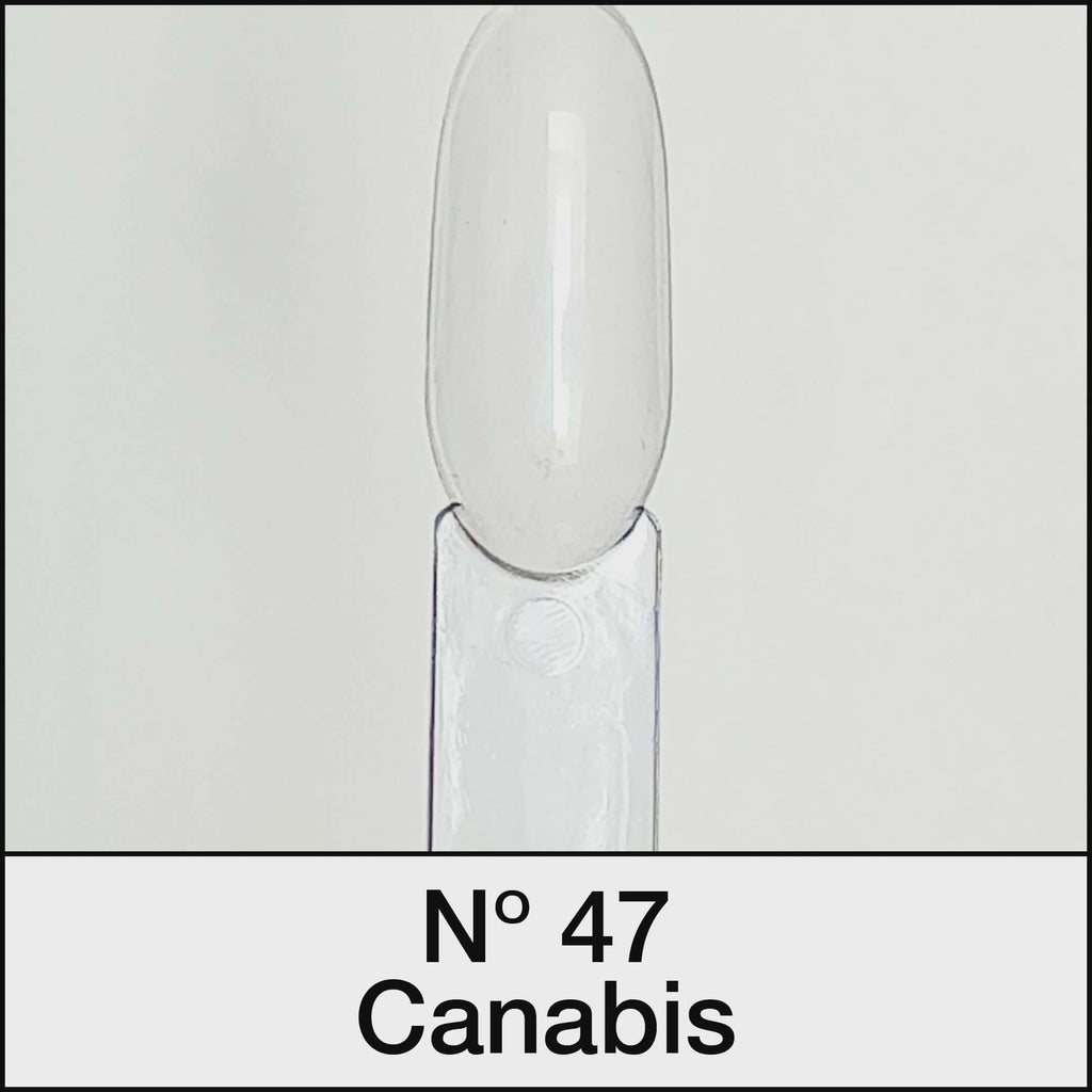 21 DAYS UV Nagellack No. 47 Cannabis, kräftiges Dunkelgrün für perfekte Nägel mit 3 Wochen Haltbarkeit.
