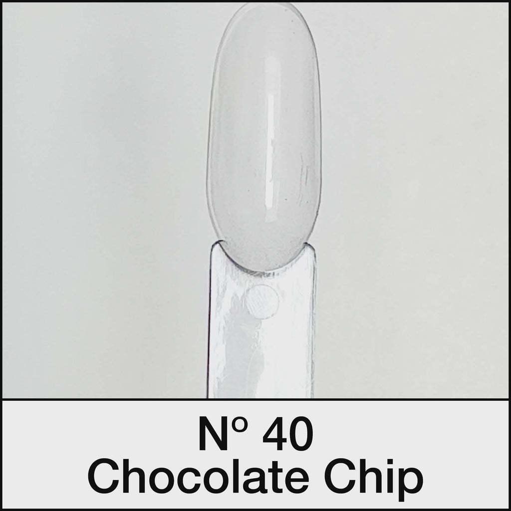21 DAYS UV Nagellack No.40 Chocolate Chip, dunkles Rosenholz mit violettem Unterton, perfekt für bis zu 3 Wochen Haltbarkeit.