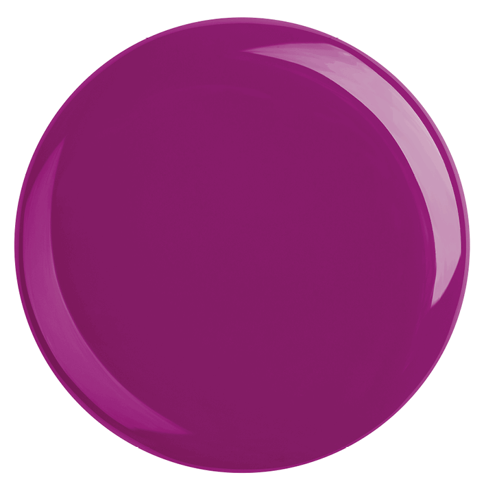 DUPLEX No.24 Milkshake UV BIO Nagellack in leuchtendem Aubergine mit metallic Effekt auf einem farbigen Teller.